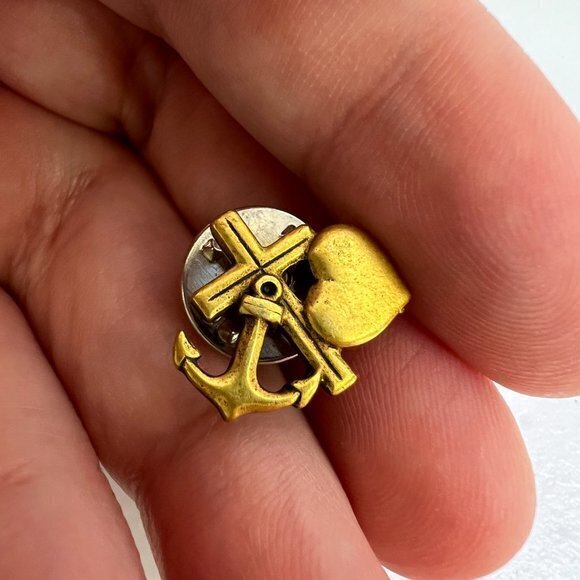 Cross Pin Heart Anchor Gold Tone Small Lapel Pin Tie Tack Textured‎ - Picture 2 of 4